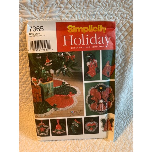 Simplicity Holiday Tree Skirt Stocking Ornaments Sewing Pattern 7365 - Uncut - Picture 3 of 3